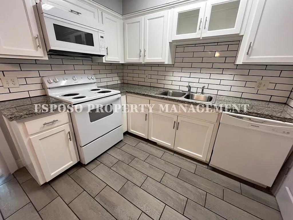 5181 East Hedges Avenue - 5181-104 — Photo 4