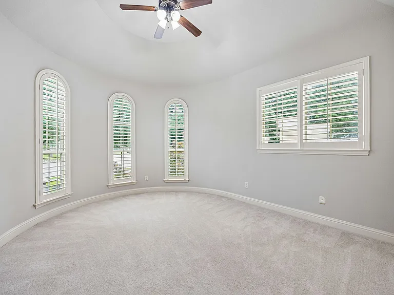 2101 Miracle Point Dr — Photo 22