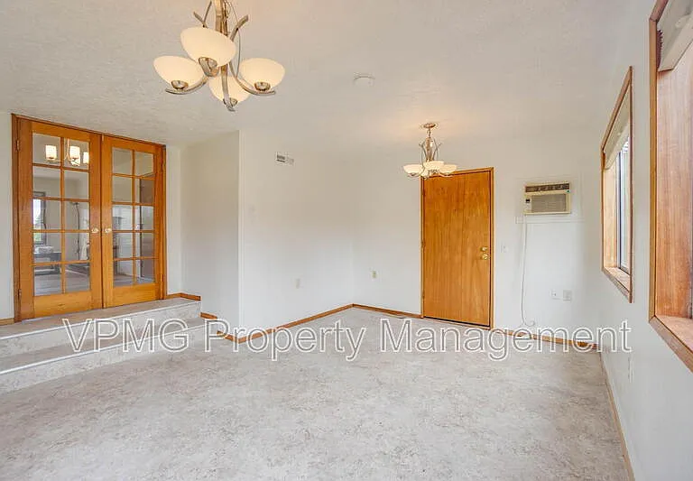 705 NE 94th Ave — Photo 15