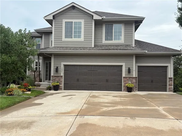 1021 SE Scarlet Ct, Blue Springs, MO 64014