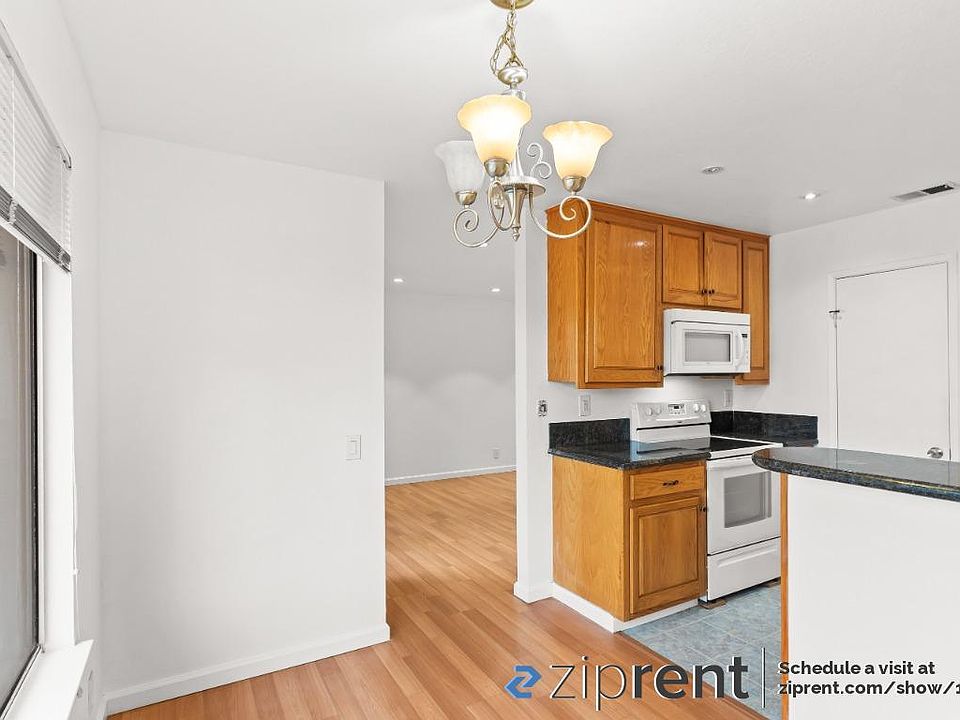 1st image of 2527 Easton Ln APT 10