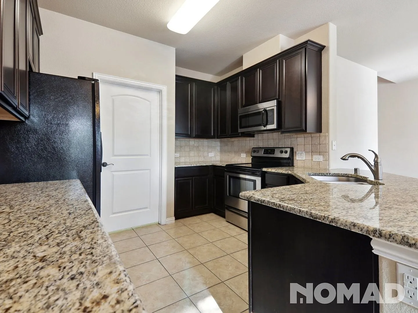 Amazing Townhome located in Chase Oaks Village! — Photo 4