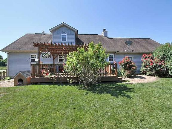 3rd image of 5 Burcham Dr