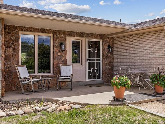 4th image of 6610 Meadowbrook Lane