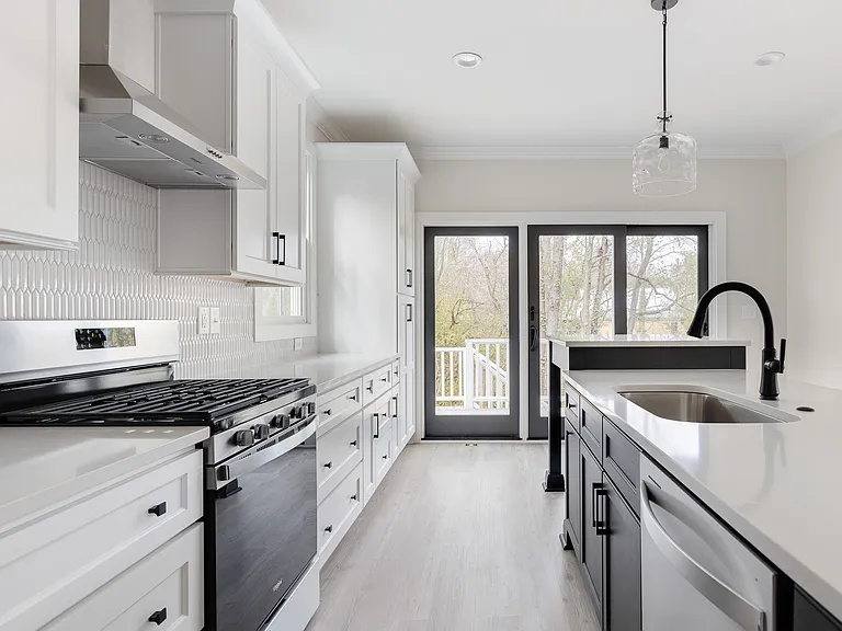 804 Shepherd St — Photo 11