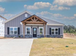 19 Vineyard Dr, Phenix City, AL 36869