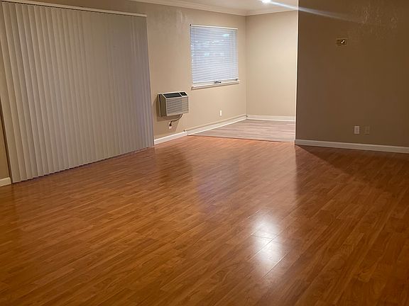 3rd image of 1860 Oakmead Dr #12