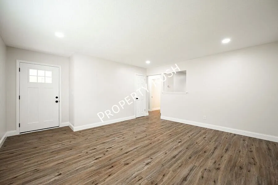 7714 Nautical Way "A" - Renovated 2 bed/1 bath rental unit in Chattanooga! $1,250/mo. — Photo 4