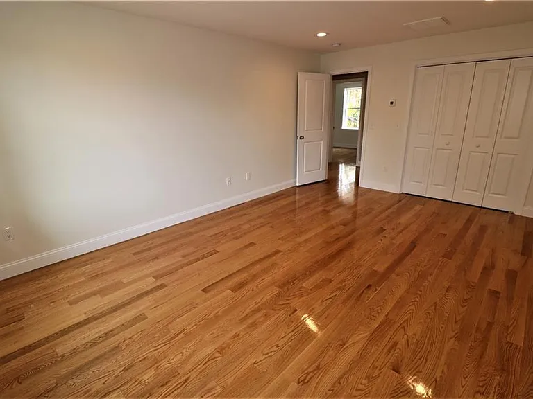 121 Hillcrest Ave — Photo 14
