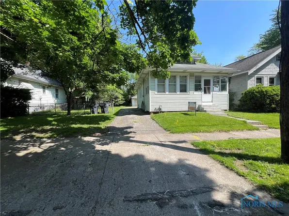 1936 Barrows St, Toledo, OH 43613
