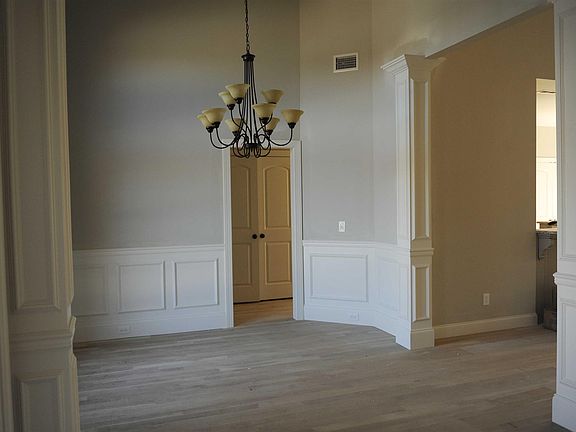 2nd image of 713 Burgundy Dr