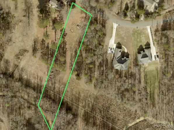 1215 Breezewood Dr, Charlotte, NC 28262
