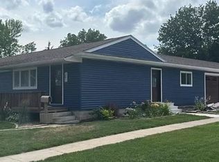 202 S Main St, Algona, IA 50511