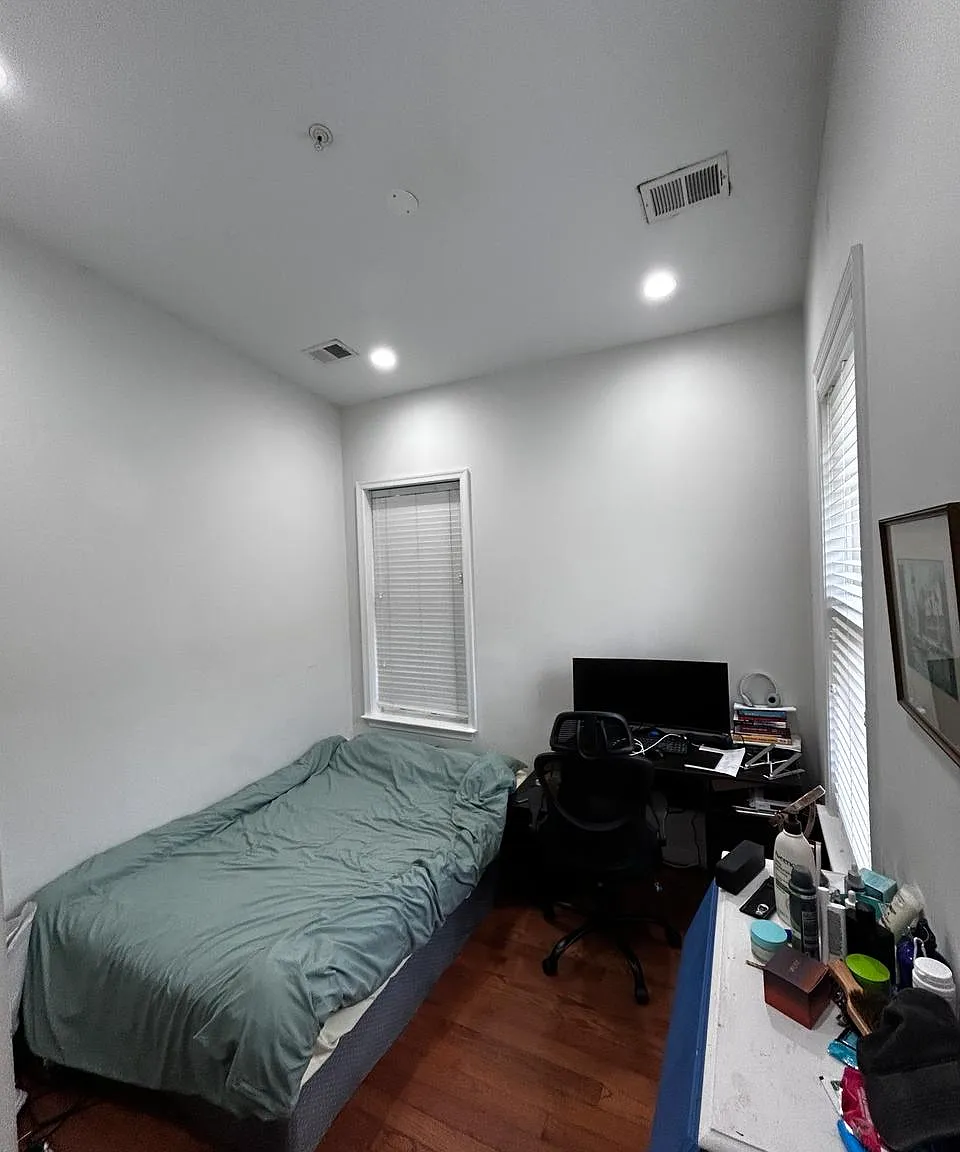 3 bed, 1900 sqft, $1,350 — Photo 1