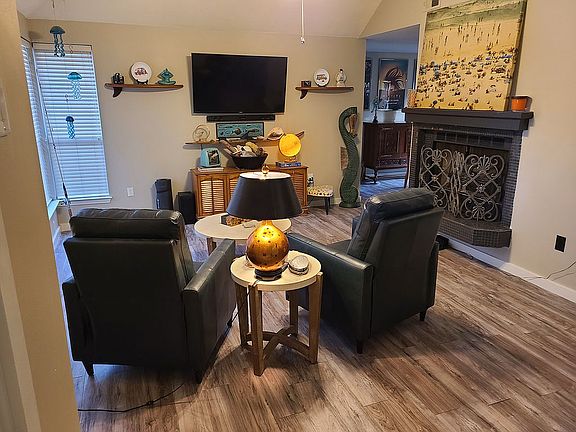 2nd image of 1518 Mariah Way W