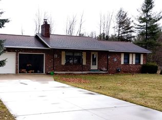 8839 N Circle East Dr, Farwell, MI 48622