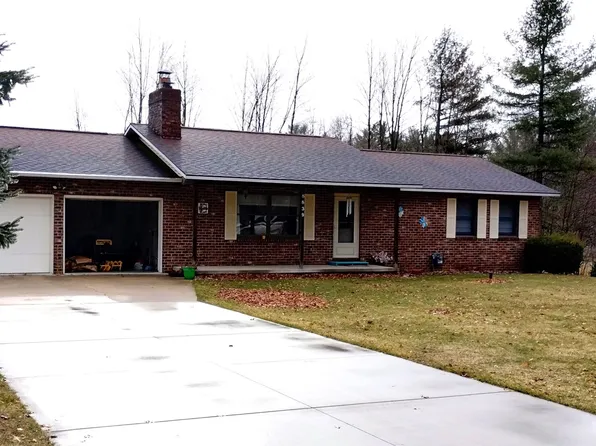 8839 N Circle East Dr, Farwell, MI 48622