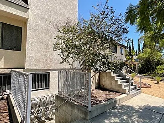 4th image of 336 N Isabel St APT 4