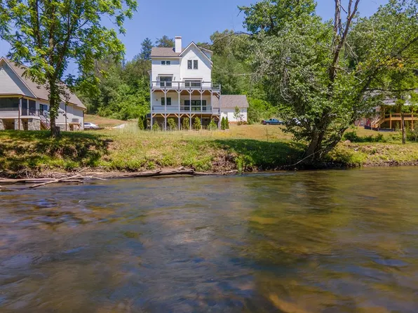 156 Grayling Dr, Cullowhee, NC 28723