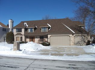 42 Founders Pointe N, Bloomingdale, IL 60108