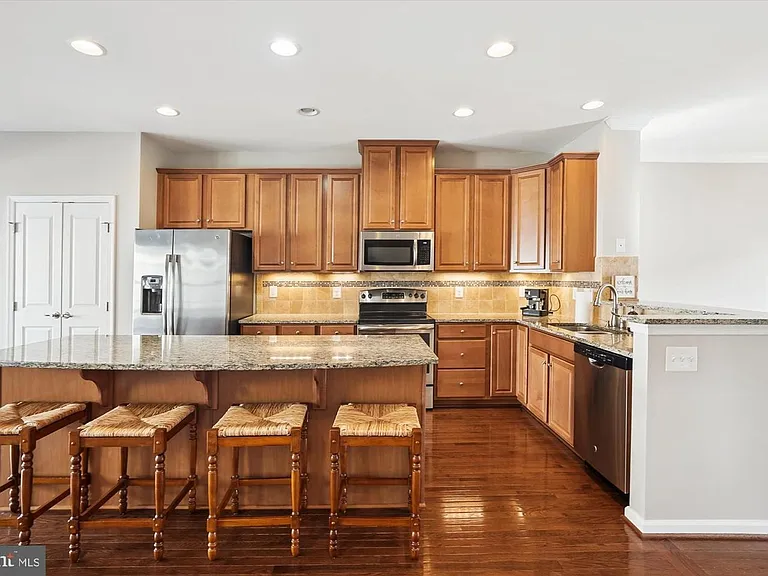 7106 Santa Cruz Pl — Photo 9