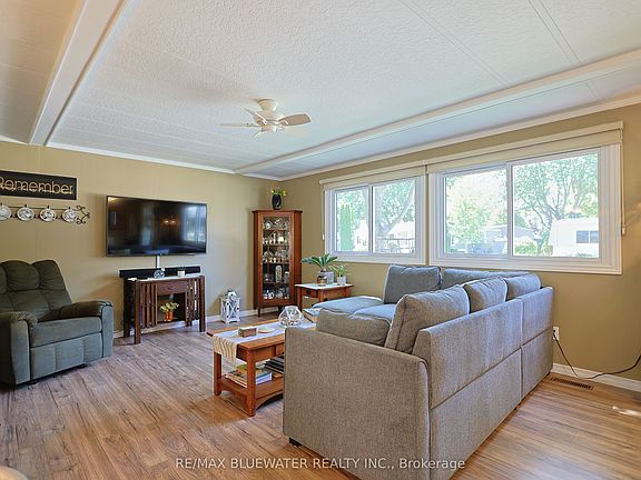 4th image of 95 Shannon Blvd