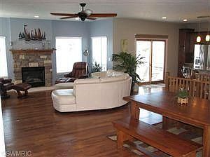 3rd image of 1401 Sandy Run Dr