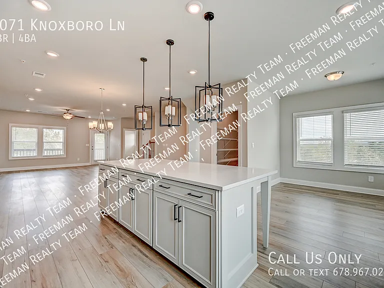 1071 Knoxboro Ln — Photo 9