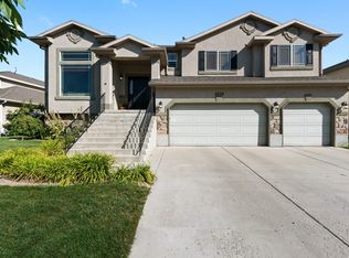 1036 W Oldham Dr, North Salt Lake, UT 84054