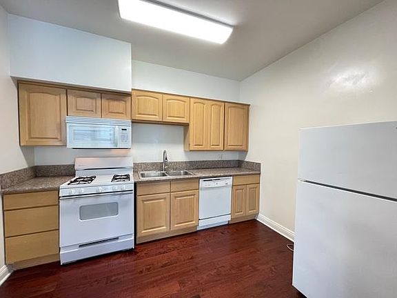 4th image of 701 S Mariposa Ave APT 203