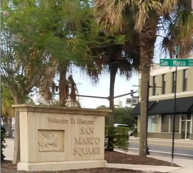 911 Riviera St — Photo 10