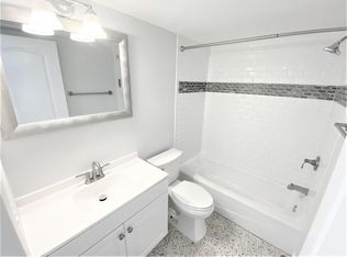 4200 1st St N APT 9, Saint Petersburg, FL 33703