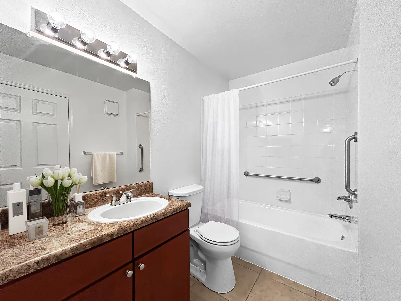 Brook Haven Apartments — Photo 4