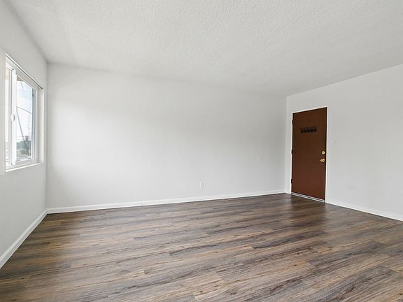2nd image of 10949 Pioneer Blvd APT 4