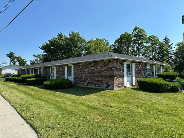 827 E Starbuck St, Watertown, NY 13601