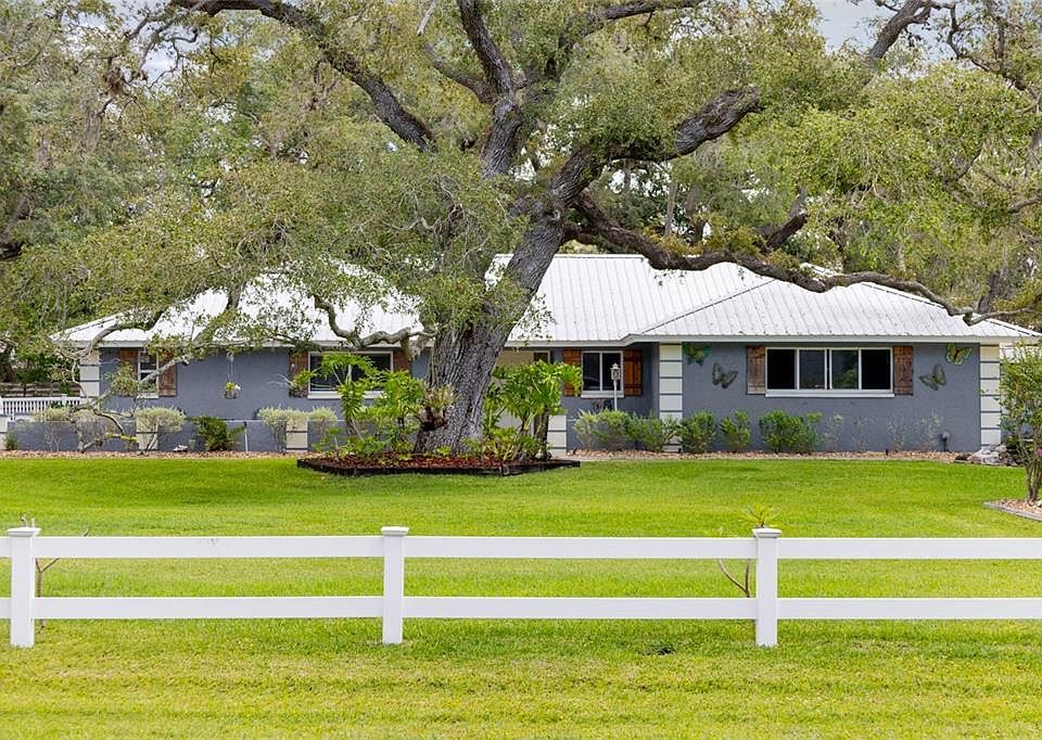 1st image of 150 BEARDED OAKS DRIVE