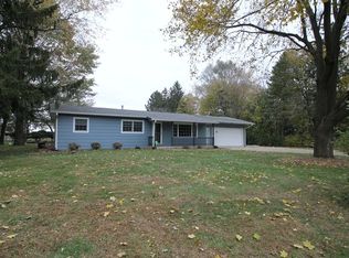 170 E Rickard Dr, Oswego, IL 60543