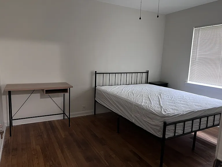 3035 W University Ave — Photo 9