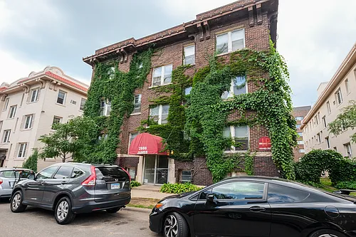 James Apartments | 2886 Photo 1