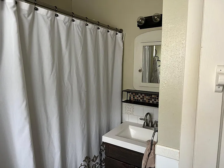 8 Garnet Ave — Photo 27