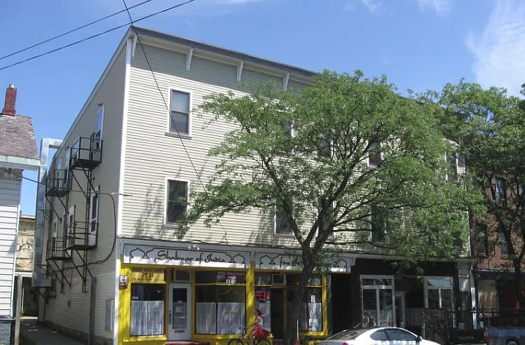 6 1/2-1/2 N Winooski Ave #14