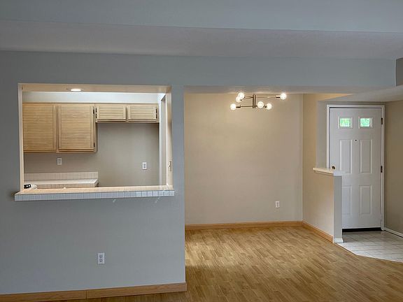 3rd image of 24135 Del Monte Dr Unit 214