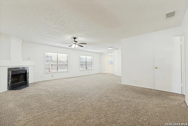 4 bed, 2.0 bath, 2176 sqft, $1,875 — Photo 2