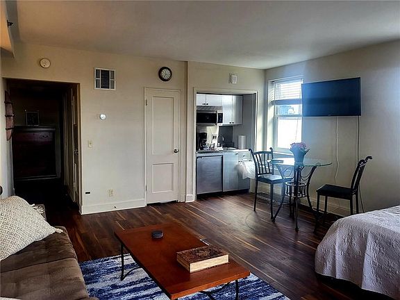 4th image of 1205 Saint Charles Ave APT 807