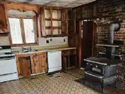 5th image of 104 Parkman Rd