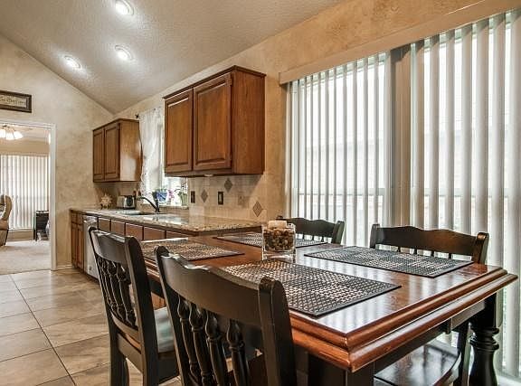 5th image of 3850 Alto Ave
