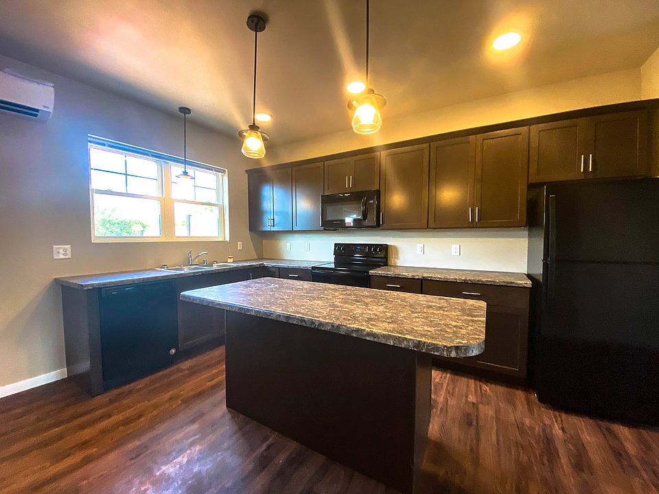 2 BR;1.5B Townhome