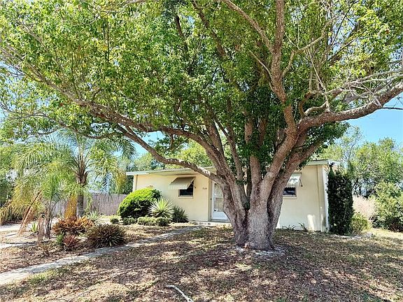 3rd image of 7055 Merrick Ln