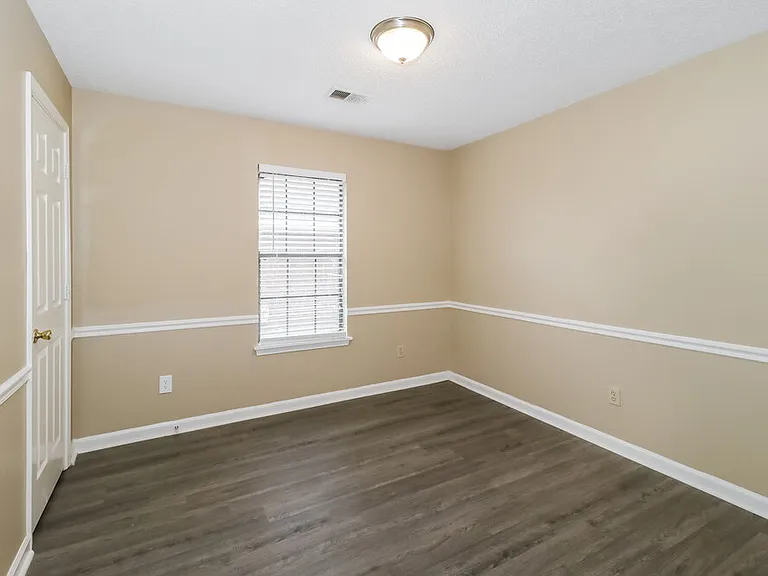 6659 Valerie Dr — Photo 12