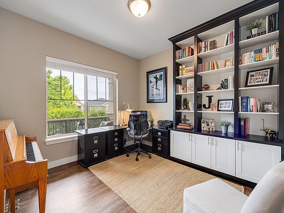 4th image of 645 Brennan Cir